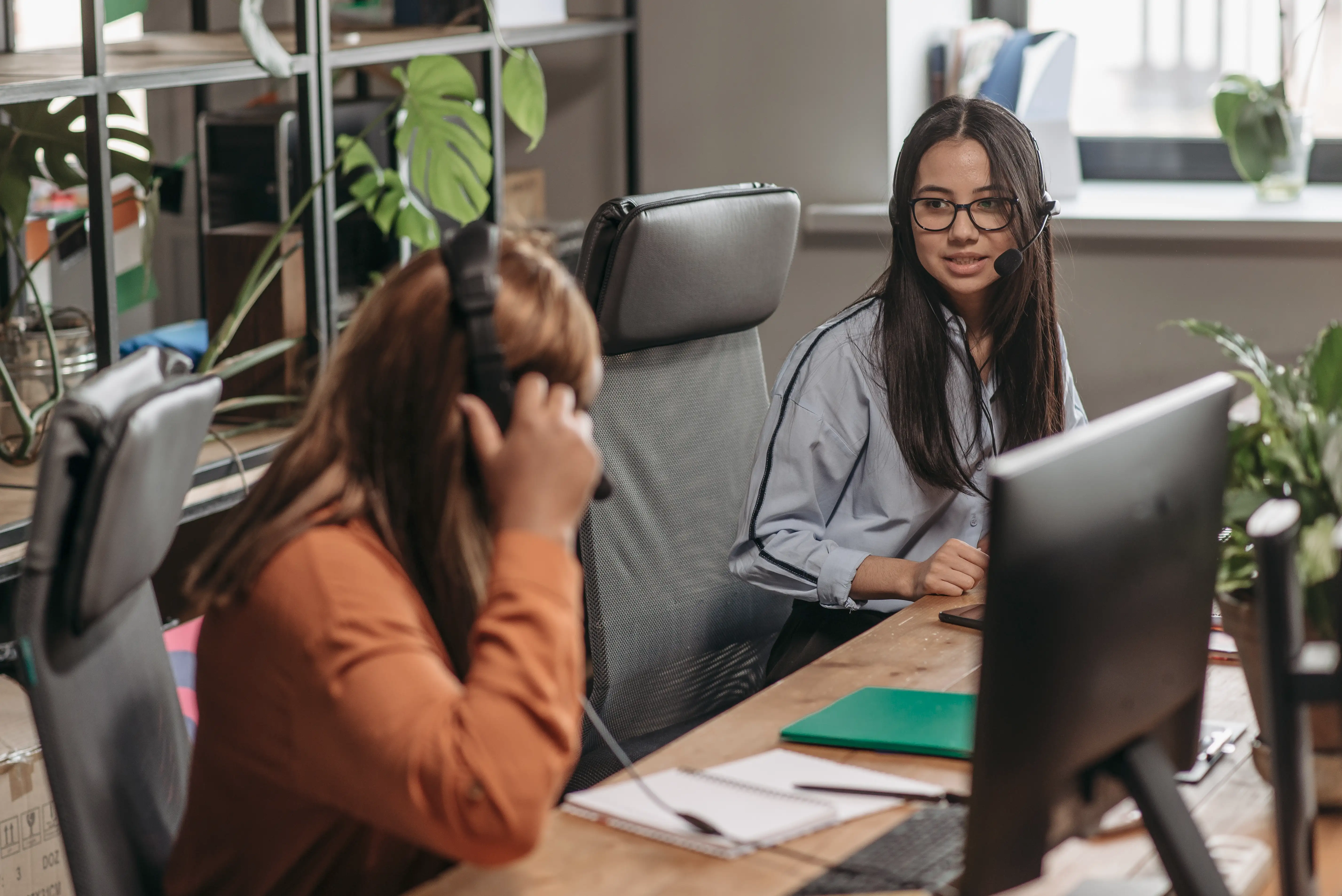 Deux conseiller Bel avie en plein conseil